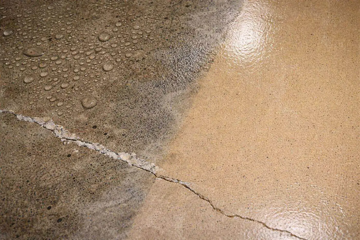 Epoxy and polyaspartic garage floor coatings compared for Pittsburgh winters